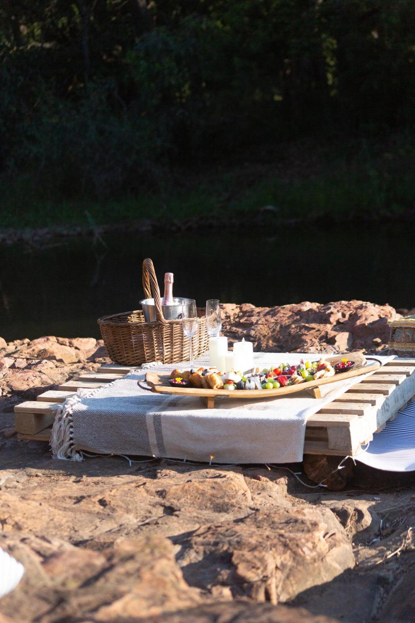 Mologa River Lodge Rust de Winter Екстер'єр фото